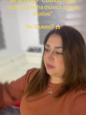 A post by @delgadoima on TikTok caption: Solo contenido.  #sicologa #contenido #humor #terapia #musica #queselacoman 