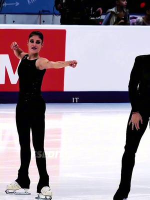 A post by @fsedits2.0 on TikTok caption: Are you? Are you? Coming to the tree? 🖤🖤🖤 #фигурноекатание #figureskating #alionakostornaia #аленакосторная #алёнакосторная #georgykunitsa #kostornaiakunitsa #геогрийкуница #косторнаякуница 