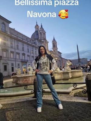 A post by @lauralamoraaa on TikTok caption: #roma #grazie #grazieamici  #vvb #❤️ #family #perte