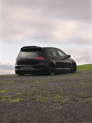 A post by @black.golf.r on TikTok caption: ☁️ #golfr