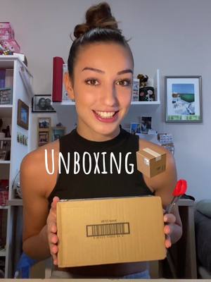 A post by @salmazakkan_ on TikTok caption: Unboxing @cardosystems #intercomunicador #cardo #cardospirithd 