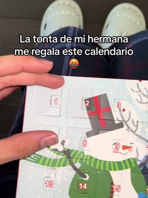 A post by @24diasconregalo on TikTok caption: Obviamente no la he perdonado, que la f… #calendariodeadviento #regalos 