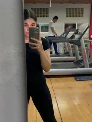 A post by @karinaorozco28 on TikTok caption: #fyp #gym #GymTok #gymsis 