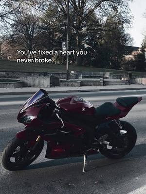 A post by @_florio7 on TikTok caption: #yamaha #motorcycle #bikesoftiktok #yamahar1 #biketok #yamahar6 #motorcyclesoftiktok #moto 