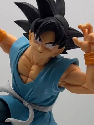 A post by @bandaispirits_es on TikTok caption: 🔥 ¡Goku ha llegado!  Os enseñamos en detalle esta espectacular figura Match Makers de 13 cm de Goku se enfrentándose a Uub. ¡Y ya la tenéis disponible en nuestra web! => https://bit.ly/48NY4lZ ¡Hazte con ella y suma ki a tu colección! 🙌 #goku #figuras #dragonball #dragonballz #figurasdragonball #songoku #anime #banpresto #figurasanime #figurasdecoleccion