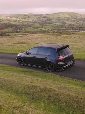 A post by @black.golf.r on TikTok caption: pov #golfr