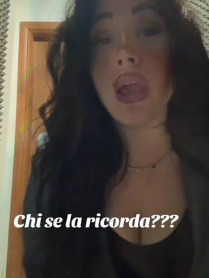 A post by @toniamadonnaofficial on TikTok caption: #amici #mariadefilippi #canale5 #mediaset #foryoupage #viral #viral_video #viralvideos #satisfying #effettivocali