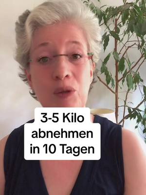 A post by @balancebotin on TikTok caption: Mit dem richtigen Konzept nimmst du gesünder ab. Ich zeige dir wie! #abnehmprogramm #detox #wechseljahre #stoffwechsel #leichtgewichtverlieren #abnehmen #gewichtverlieren #entgiften #entschlacken #blähbauch #menopause #bauchfettreduzieren #detoxprogramm #gesundheitsprogramm#abnehmenohnezuhungern #abnehmenmitgenuss #abnehmen2023 #abnehmenvorhernachher #abnehmenohnehunger #wechseljahre