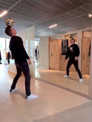 A post by @gautierfayolle on TikTok caption: Me vs myself #freestylefootball #soccerskills #footballskills 