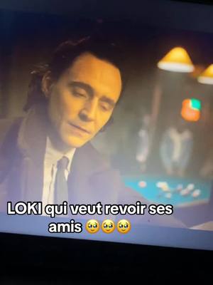 A post by @kzaya_614 on TikTok caption: Cette scène est juste magnifique 🥹 #loki #lokiseries #lokitomhiddleston #tomhildeston #sylvielokiedit #kang #mobius #mcu #marvel