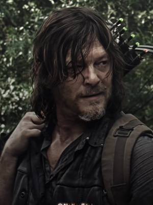 A post by @onixneon on TikTok caption: #DARYLDIXON || aaron knows whats up || #THEWALKINGDEAD #TWD #edit #fyp #fy #aftereffects #amc #onixneon #normanreedus #thewalkingdeadedit #daryldixonedit 