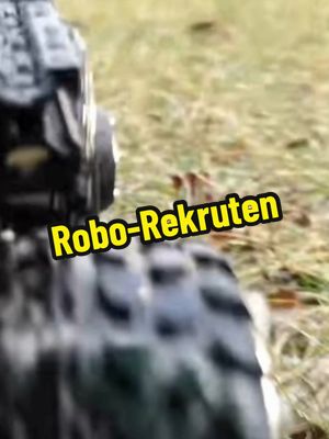 A post by @_byte_beats_ on TikTok caption: Ein Offizier der Bundeswehr gründete das Start-up Arx Landsysteme, um kleine Roboter für den Einsatz im Gefecht zu entwickeln. Diese Roboter, die gegnerische Einheiten beobachten und täuschen sollen, sind beeindruckend in ihrer Technologie. Sie nutzen künstliche Intelligenz, um Gebiete zu analysieren, und können im Schwarm agieren, was sie flexibel und anpassungsfähig erscheinen lässt. Es gibt jedoch auch kritische Aspekte: Ethik und Autonomie: Die Idee von autonomen Waffen auf dem Schlachtfeld wirft ethische Fragen auf. Wer trägt die Verantwortung, wenn etwas schief geht? Wie sicher ist die künstliche Intelligenz vor Fehlentscheidungen? #roboter #bundeswehr #techtok 