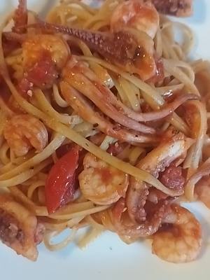 A post by @eliza_elyelz on TikTok caption: #goodfood #fypシ #fyp #viral #romania #italia #germania  CERE-MI detalii despre Burner 🔥