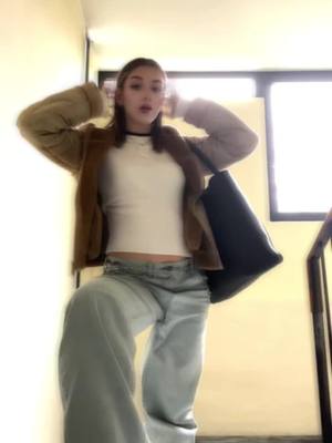 A post by @beatrice.desivo on TikTok caption: #fitcheck al fly🧸 #fyp #perte 