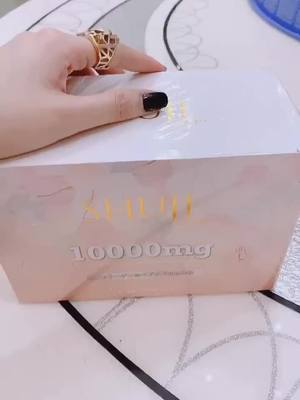 A post by @koko5844 on TikTok caption: #ញាំshuji collagen💦🍊🍒មួយថ្ងៃត្រឹមតែ1-2 ដប ដឹងតែ ក្មេងជាងវ័យ  មិនងាយ ចាស់ តែម្តង 👍💋 ធ្វើឱ្យស្បែកភ្លឺរលោងក្មេងជាងវ័យ