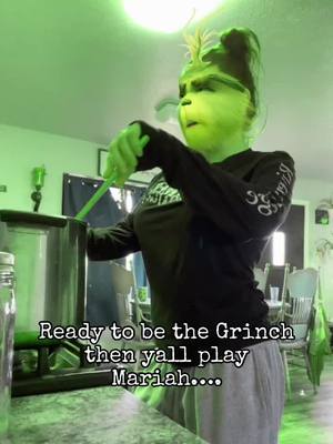 A post by @krem.brulee on TikTok caption: #tikotokviral #viral #funny #dontmakeme #thegrinch #christmas #fthemkids #mariahcarey #fyp #fypシ