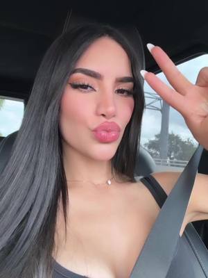 A post by @soykimlindura on TikTok caption: eso queremos jajaja 🤣🤣