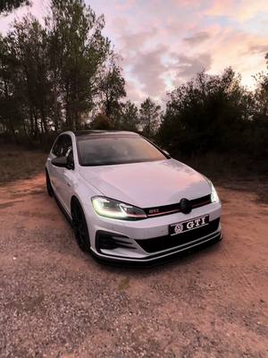 A post by @oryx_7.5gti on TikTok caption: 🤍🤍  #golf #parati #paratii #gti #trending #trend #fyp #fypシ #golftiktok #escape #mk7 #viralvideo #viral 