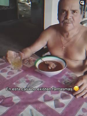 A post by @official_wero_sv on TikTok caption: 😕💔te amo papa 🕊️🤍#fypシ゚viral 