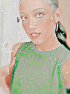 A post by @12kchqrrs on TikTok caption: The greens hardly showing !|🕰️-12:12am| -charli-💚#12kchqrrs #viral #xybca #fyp #fypシ #blowthisup #blowup #charlidamelio #fanpage @charli d’amelio 