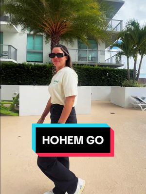 A post by @ovrxpsd on TikTok caption: Its like your own camera person 😅 #hohem #hohemgo #aifacetracking 