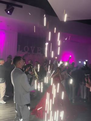 A post by @djette_myriam on TikTok caption: Dj + Saxo le combo qui fait plaisir 🎵 #saxo#saxomariage#saxophone#mariage#jul#mariagealgerien @⚜️Sarah Dress Negafa ⚜️ 