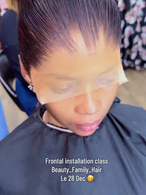 A post by @zxreoi on TikTok caption: #beautyfamilyhair #frontalinstallationclass #formationprofessionnelle #formationenlace #tiktoksenegal🇸🇳 #naturalhairstyles #frontalponytail @Eva_Doll_Nadira👸🏽BOSS_LADY👑 @Kadia Dramé @Sokhna bator @Bbei Bintaaaaa🇸🇳❤️💍 @Bbei_Lyma🥳🎊🎉 