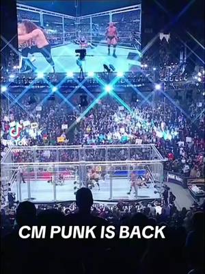 A post by @resumenes_gt on TikTok caption: Cm Punk is Back 🤯🤯🤯 #cmpunk #hugosavinovich #carloscabrera #WWE #wweespañol 