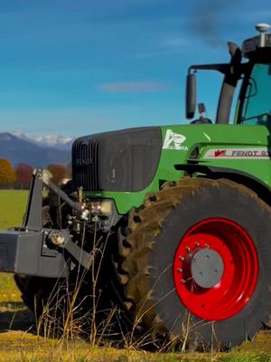 A post by @danotaa on TikTok caption: NEW ENTRY VISINI MEGA 320  #agromeccanicaagliardi #fendt #manpower #fendt930 #visini #fendtpower 