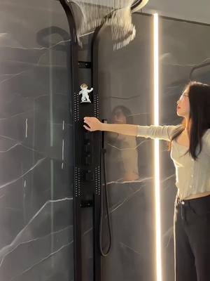 A post by @wenlong_yin on TikTok caption: shower head #shower 