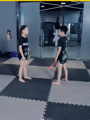 A post by @ilyhua5 on TikTok caption: #frightskill #boxing #foryou #viral #selfdefense 