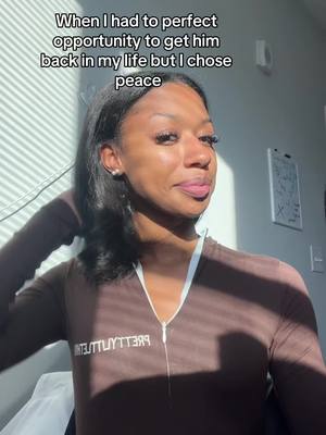 A post by @jazzyvh on TikTok caption: This isnt real #classofplt #fyp @prettylittlething