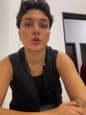 A post by @ballessteros on TikTok caption: pura belleza con la young miko  #🏳️‍🌈 #lgbt #fyp #parati 