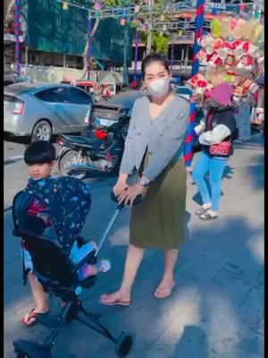 A post by @31211222073 on TikTok caption: អ៊ុំទូកចប់ហេីយជួបគ្នាឆ្នាំក្រោយ🥰