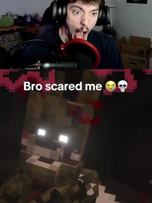 A post by @milkfrogg on TikTok caption: Replying to @Foss👹 #Minecraft #minecraftmemes #rust #memes #creebus 