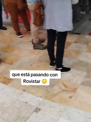 A post by @janolivia on TikTok caption: Use Movistar amigos jajaja #claro #movistar #centrodelima 