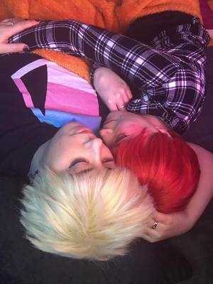 A post by @allenchaicosplay on TikTok caption: I love you Icy Hot. 💥❤️ @little_cheybaby #bakutodo #todobaku #bakugou #bakugoucosplay #todoroki #bakugouxtodoroki 