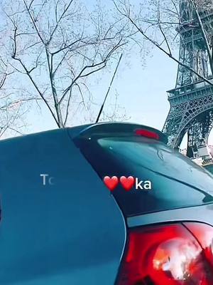 A post by @thiernoalioudiallo2 on TikTok caption: Tour Eiffel, De Paris ✌🏽✌🏽🇫🇷🔥🇫🇷