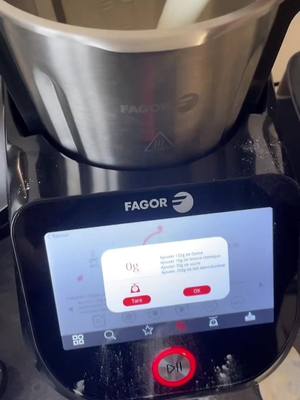 A post by @__.yamahaaa.__2 on TikTok caption: Pancake au FAGOR ROBOT #fagor #recette #pancakes 🧇