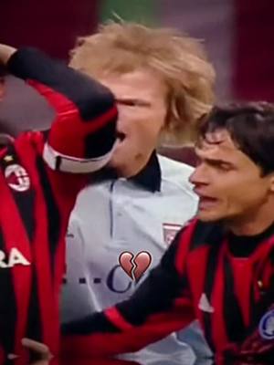 A post by @gio.olda06 on TikTok caption: khan 🙍‍♂️ 🤏 #football #footballtiktok #championsleague #ucl #shevchenko #acmilan #milan #bayernmunich #football #fypシ゚viral #fypシ #fyp #pleasegoviral 