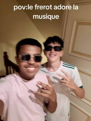 A post by @enzo_bounoua on TikTok caption: #skribblio #foryoupage #fyp @nath_nrdxl twitch:la_chips__ et izerwx