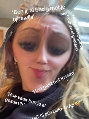 A post by @jaravveen on TikTok caption: Ptsd als het over het CBR gaat 🥰 (in het speciaal het cbr in roosendaal 👎🏻👎🏻) 