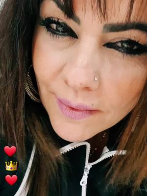 A post by @annagreta83 on TikTok caption: #dolcenotte❤️🥰❤️atutti #perte❤️ #perte❤️👑❤️ #anna❤️👑❤️ #sivolaneiperte🔥🔥🔥 