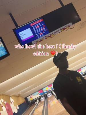 A post by @kenzodaslimeee on TikTok caption: who ya think bowl the best ? i think i ate lmao 😂😂 #bowlingfamilyfun #familyouting♥️ #familyfunday2023 #bestbowlerat 