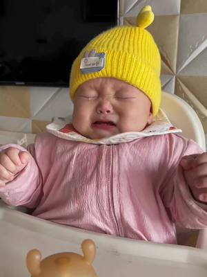 A post by @user2991380867816 on TikTok caption: Funny and cute baby#baby #fyp #fouryou #babylove #babycute #cute #cutebaby #babyheadgear #babytiktok 