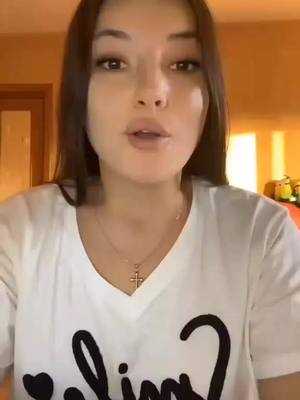 A post by @aalyaelyfmeryem on TikTok caption: #duet cu @Nicoleta Ghelase #VoiceEffects