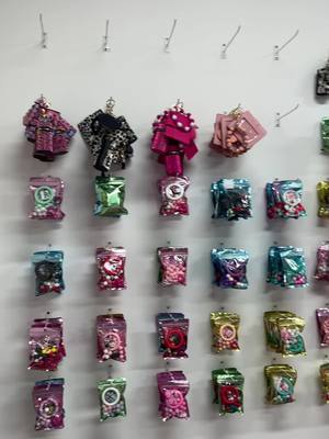 A post by @jcflow_03 on TikTok caption: #siliconebeads#siliconebead#focalbeads#focalbead#beadsbulk#fyp#foryourpage#foryou