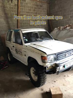 A post by @baptistechalaud19 on TikTok caption: Tqt le v6 picole de tout #v6 #pourtoi #fyp #car #pagero #4x4offroad 