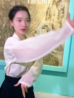 A post by @sunchkkqqs8 on TikTok caption: tai chi #taichi #taichinh #hot #chinesekongfu #girlpower #foryou #moveeveryday #hotmoves