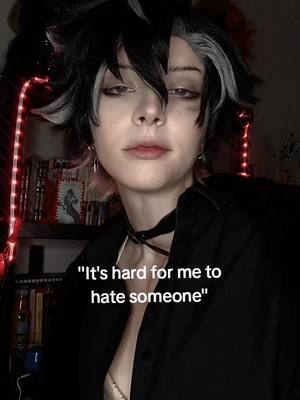 A post by @black_hayate on TikTok caption: facts #wriothesley #wriothesleycosplay #GenshinImpact #genshinimpactcosplay #fypシ #fyp #cosplay 